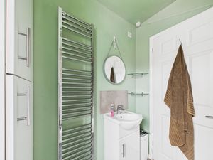 Photo 21- click for photo gallery